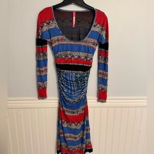 Tracy Reece Fitted Ruched Size P Great Condition. Mesh lining.